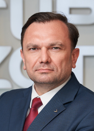 dr Artur Chołody